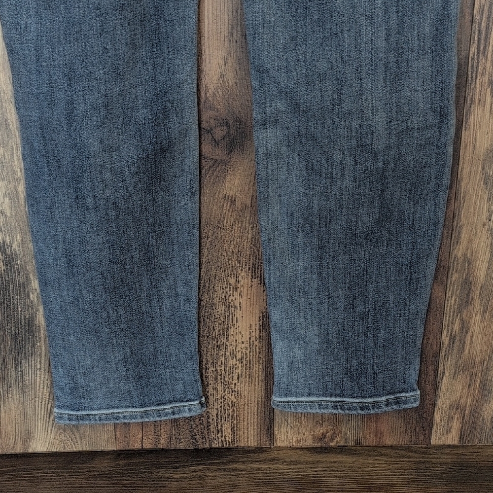 Judy Blue Boyfriend Fit Classic Blue Skinny Plus Size Jeans 15/32 - Picture 7 of 10